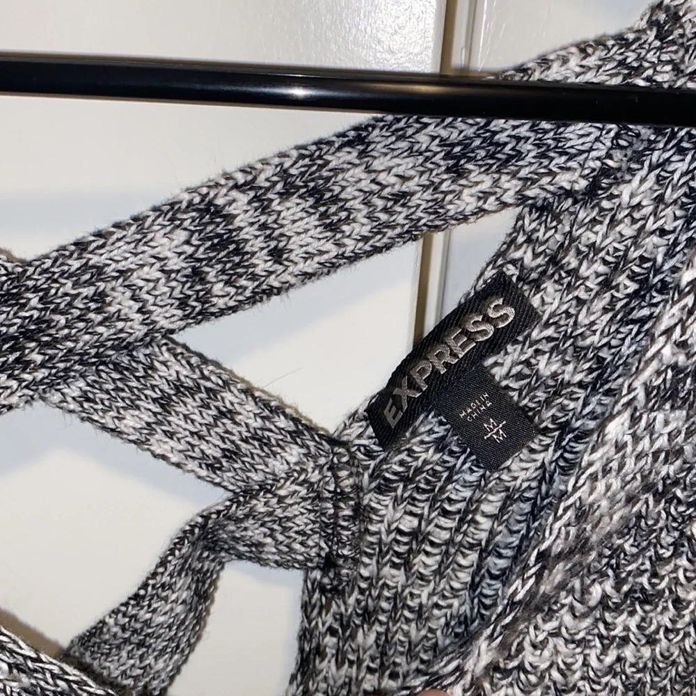 Express quarter sleeve sweater - Picture 7 of 7